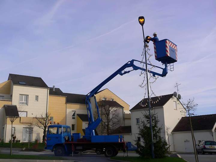Installation éclairage poteau l'Orne