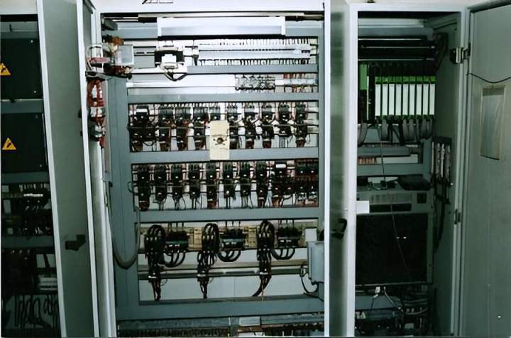 Installation panneau électrique industriel l'Orne